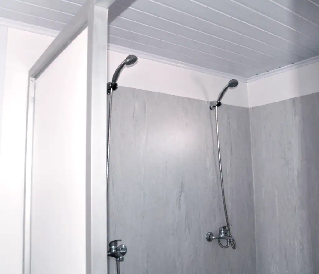 Vestuario con baño - V-4